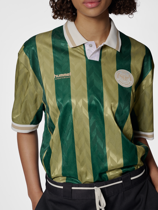 hmlOVERSIZED SOCCER JERSEY S/S, EDEN, model
