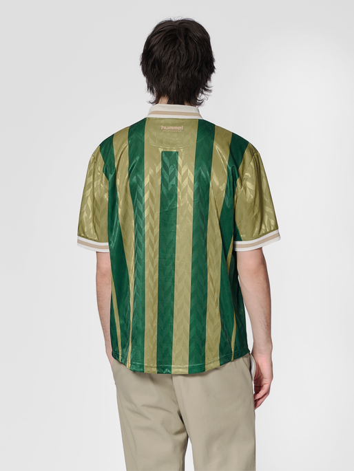 hmlOVERSIZED SOCCER JERSEY S/S, EDEN, model