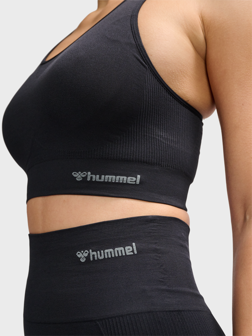 hmlTIF SEAMLESS PADDED SPORTS BRA, BLACK, model