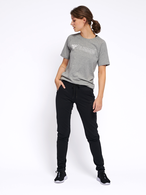 hmlZENIA T-SHIRT S/S, 2006, model