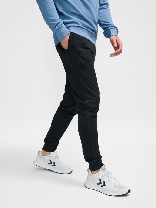 hmlACTIVE SWEATPANTS, BLACK, model