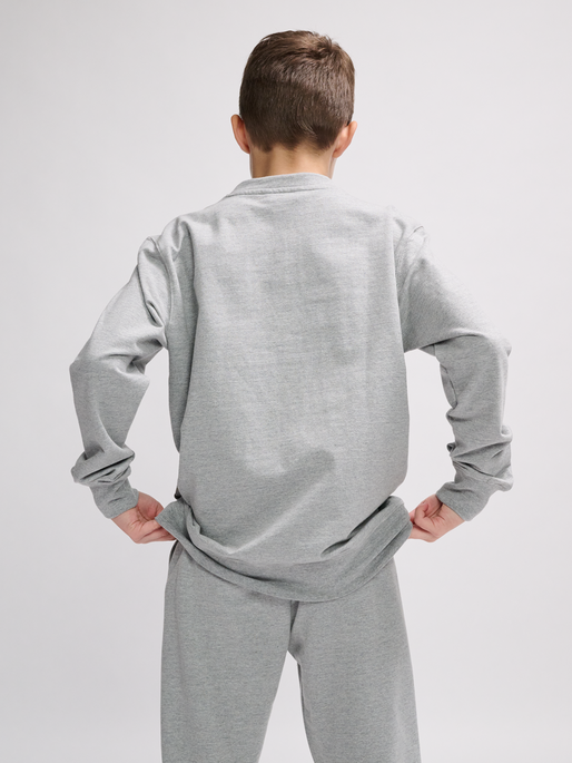 hmlGO 2.0 SWEATSHIRT KIDS, GREY MELANGE, model