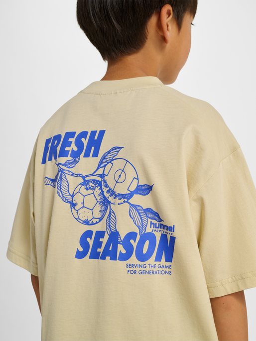 hmlJR LOOSE T-SHIRT S/S STADIUM, OVERCAST, model
