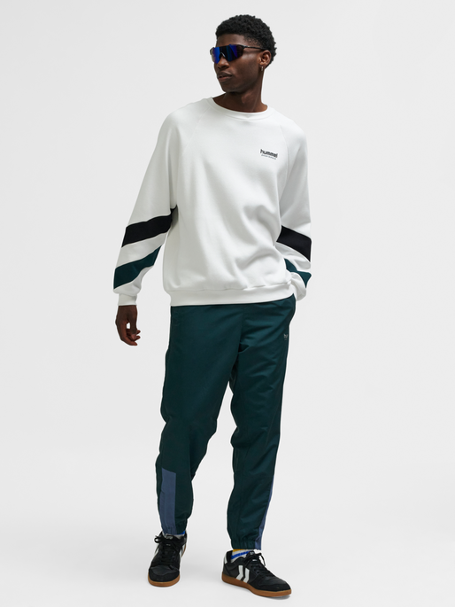 hmlOVERSIZED CREW SPORTSWEAR, BLANC DE BLANC, model
