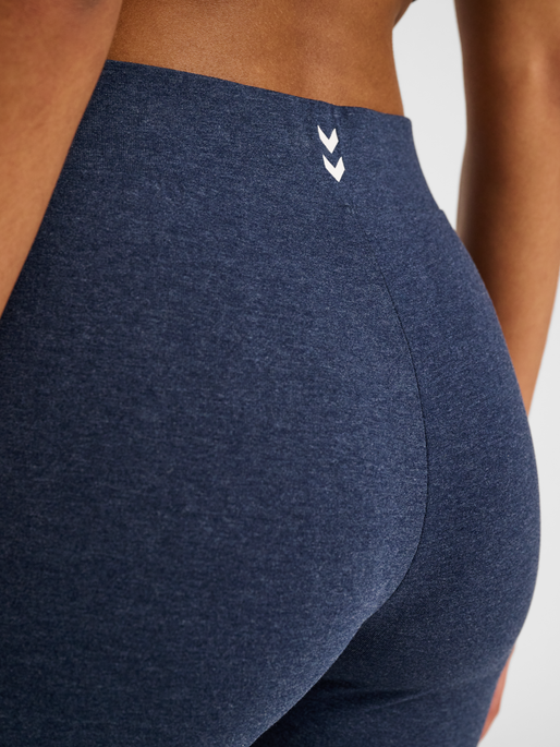 hmlPULSE LOGO MW SHORT TIGHTS, DRESS BLUE MELANGE, model
