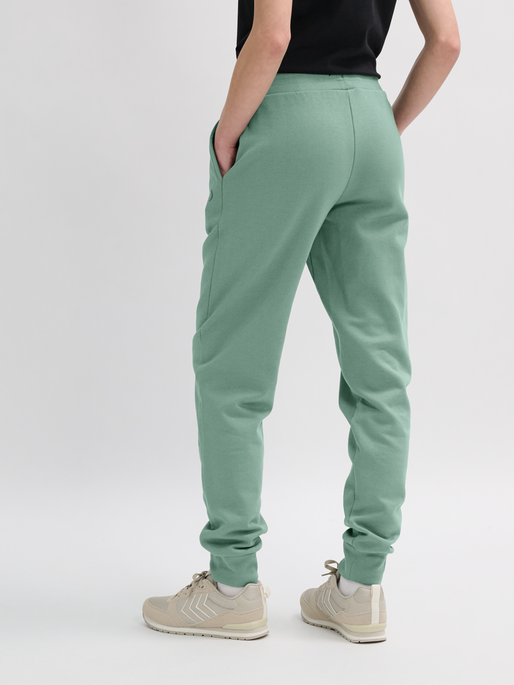 hmlPAOLA REGULAR PANTS, CHINOIS GREEN, model