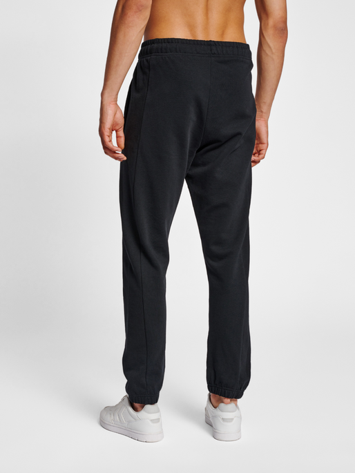 hmlLGC AUSTIN REGULAR PANTS, BLACK, model