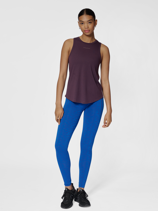 hmlMT VANJA TOP, PLUM PERFECT, model