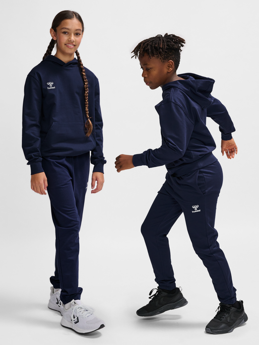 hmlGO 2.0 HOODIE KIDS, MARINE, model