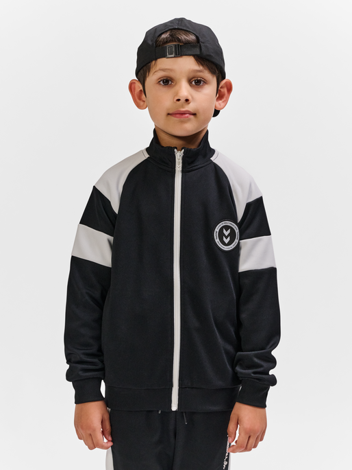 hmlRUNNER ZIP JACKET, BLACK, model