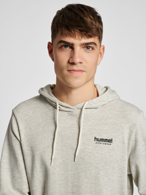 hmlLGC GABE HOODIE, TOFU MELANGE, model