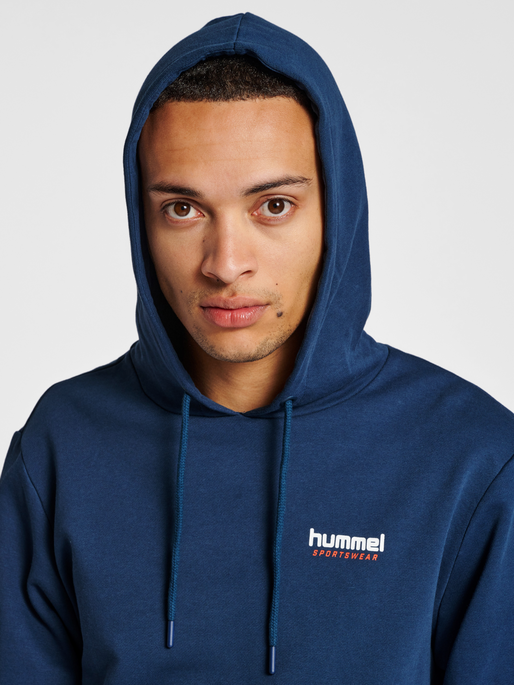 hmlLGC AUSTIN HOODIE, DRESS BLUES, model