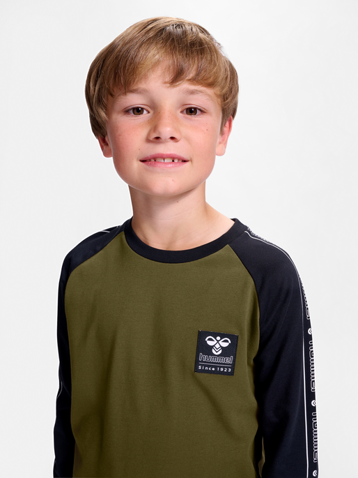 hmlJOEY T-SHIRT L/S, 6745, model