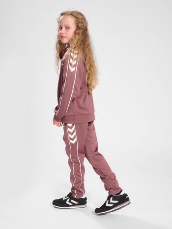 hmlTRACK TRACKSUIT, ROSE BROWN, model