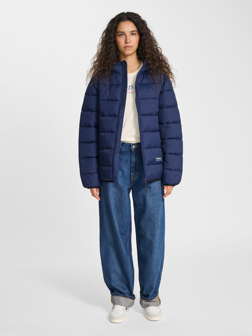 hmlLIGHTWEIGHT PUFFER JACKET, DRESS BLUES, model