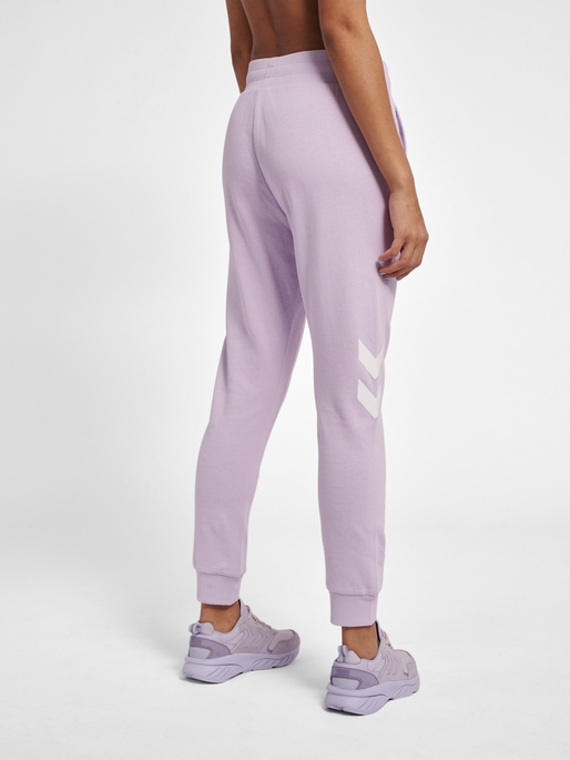 hmlLEGACY WOMAN TAPERED PANTS, PASTEL LILAC, model