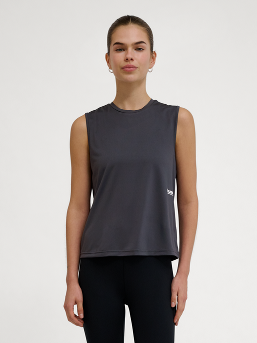 hmlPULSE WORKOUT W TANKTOP, EBONY, model