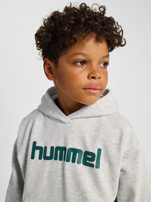 hmlJR BOXY HOODIE LOGO, LIGHT GREY MELANGE, model