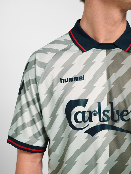 hmlWORLD 26 SOCCER JERSEY, LUNAR ROCK, model