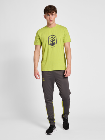 hmlOFFGRID COTTON JERSEY S/S, DARK CITRON, model