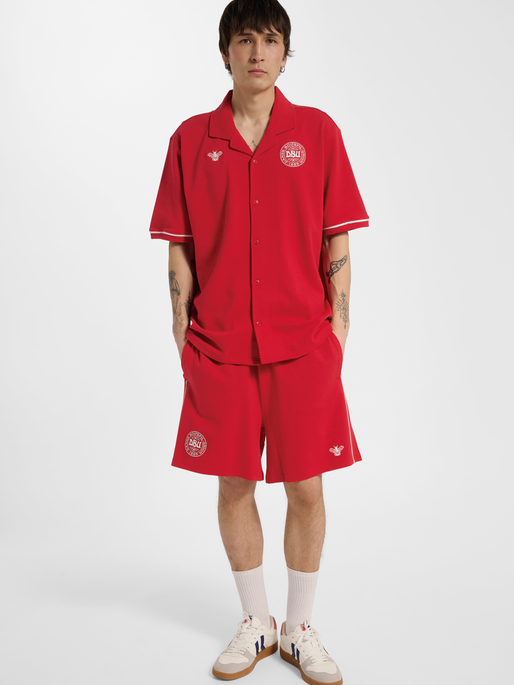 DBU 26 FAN KNITTED SHIRT, TANGO RED, model