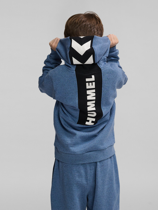 hmlSPARK HOODIE, CORONET BLUE, model