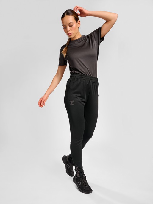 hmlACTIVE TRAINING PANTS WOMAN, BLACK, model