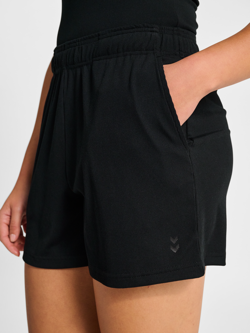 hmlPULSE RIB SHORTS, BLACK, model