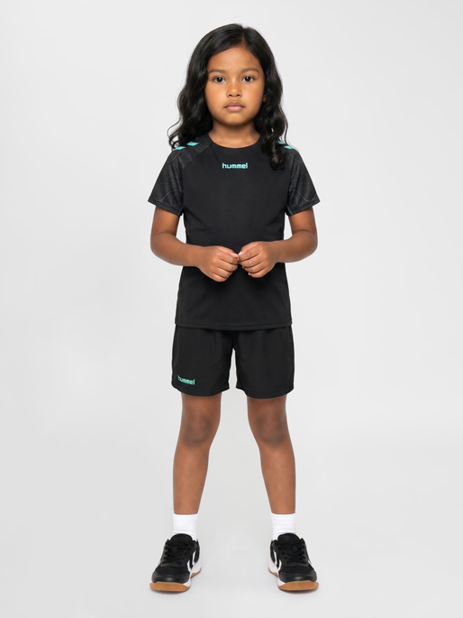 hmlBLAZE 2.0 TRAINING SHORTS KIDS, BLACK/POOL BLUE, model