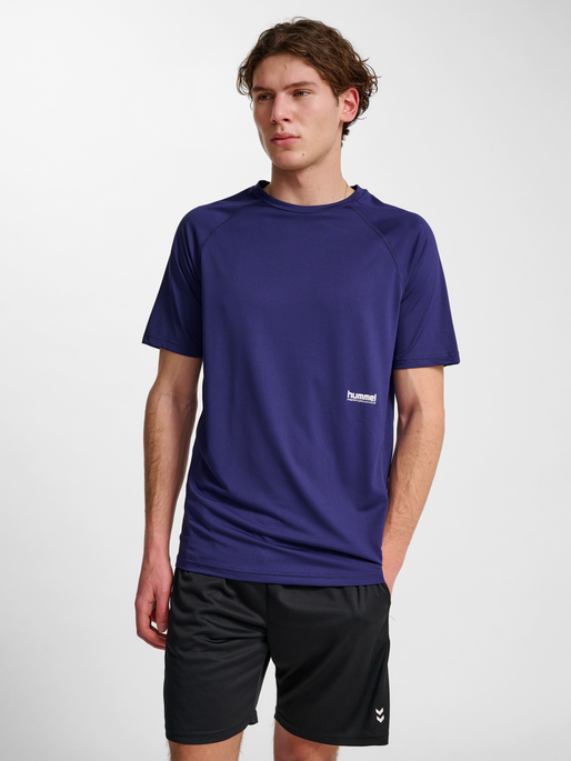 hmlPULSE WORKOUT T-SHIRT S/S, ASTRAL AURA, model