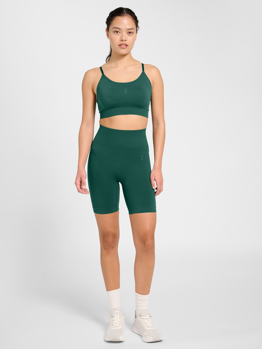 hmlFLOW PADDED BRA, BISTRO GREEN, model