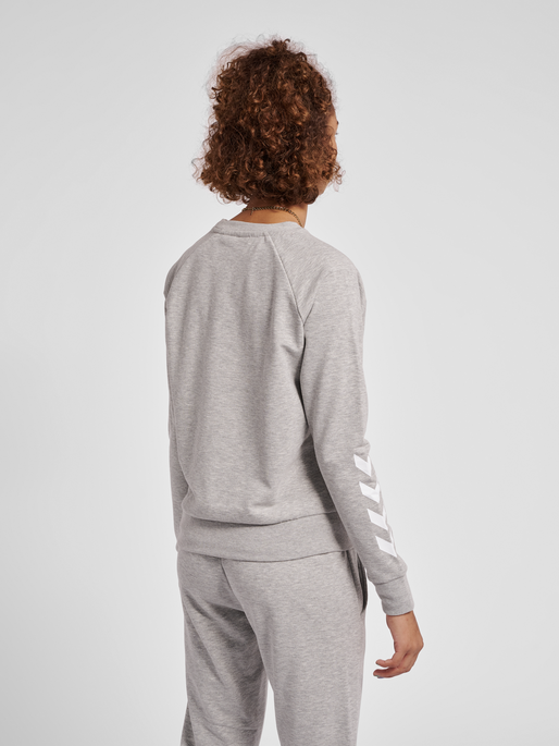 hmlNONI 2.0 SWEATSHIRT, 2006, model