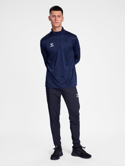 hmlESSENTIAL HALF-ZIP, MARINE, model