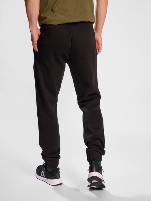 hmlACTIVE SWEATPANTS, BLACK, model