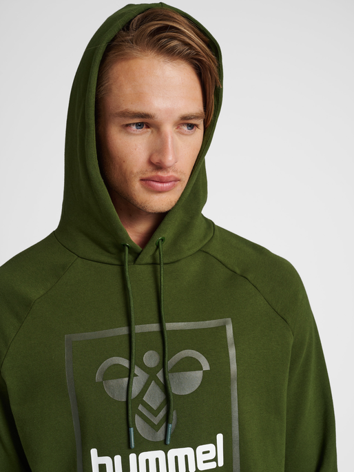 hmlISAM 2.0 HOODIE, RIFLE GREEN, model