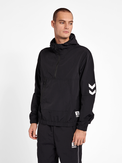 hmlLGC WALTER WOV HALFZIP, BLACK, model