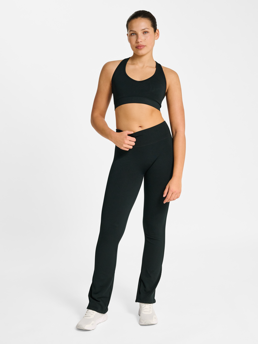 hmlHIIT SEAMLESS FLARE TIGHTS, BLACK hmlHIIT SEAMLESS FLARE TIGHTS, BLACK, model