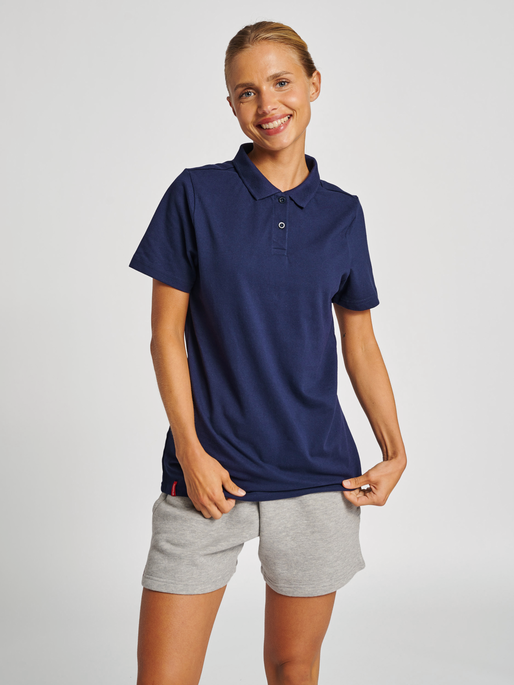 hmlRED CLASSIC POLO WOMAN, MARINE, model
