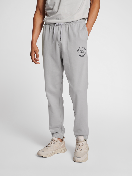 hmlLGC LOYALTY SWEATPANTS, HARBOR MIST, model