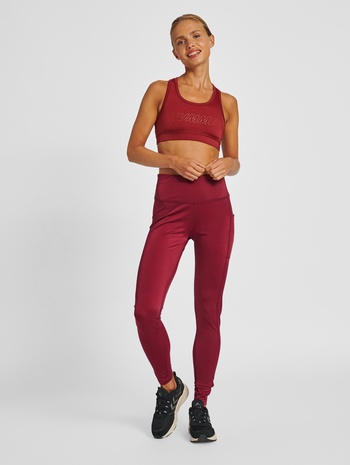 hmlTE TOLA SPORTS BRA, CABERNET, model
