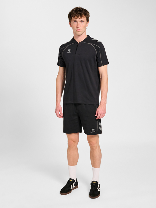 hmlMOVE 2.0 SHORTS, BLACK, model