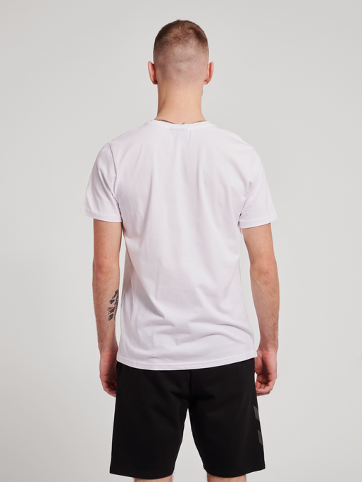 hmlISAM 2.0 T-SHIRT, WHITE/BLUE/RED, model