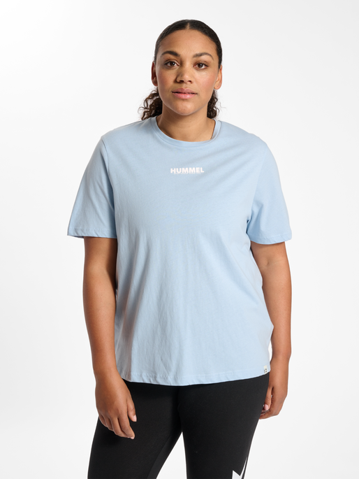 hmlLEGACY WOMAN T-SHIRT PLUS, CELESTIAL BLUE, model