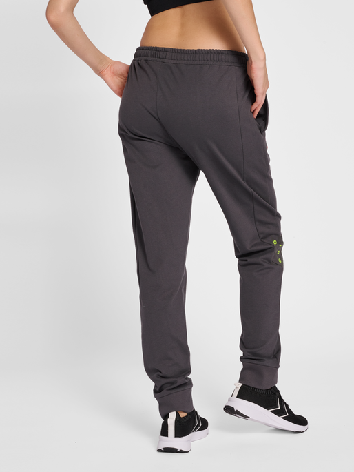 hmlOFFGRID COTTON PANTS WO, FORGED IRON, model