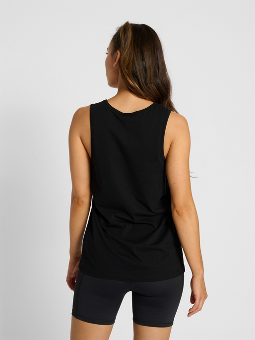 hmlRAINBOW SPORTSWEAR TANKTOP, 2001, model