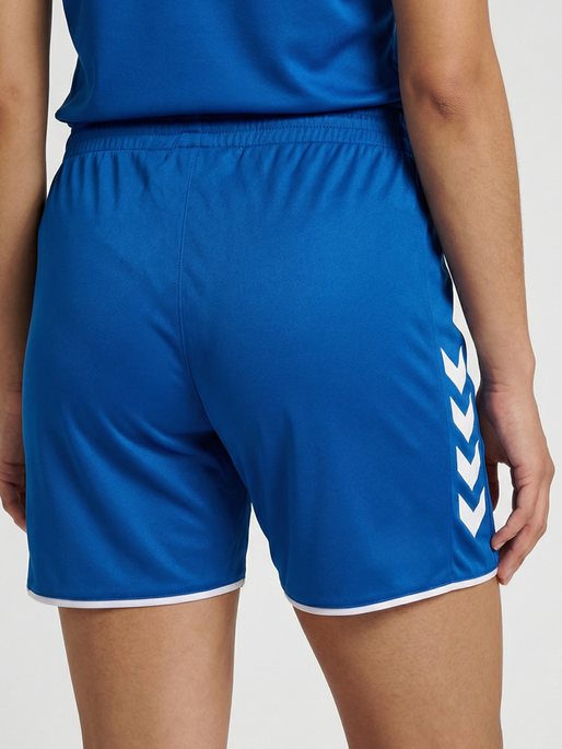 hmlCORE 2.0 SHORTS WOMAN, TRUE BLUE/WHITE, model
