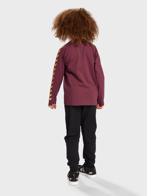 hmlHARRY POTTER T-SHIRT LS, 3679, model
