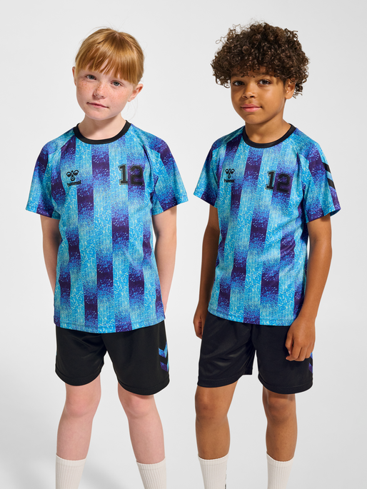 hmlSHIMMER T-SHIRT S/S, DAZZLING BLUE, model