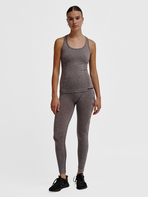 hmlCI SEAMLESS TOP, CHOCOLATE PLUM MELANGE, model
