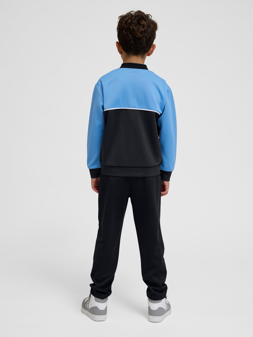hmlDALLAS TRACKSUIT, LICHEN BLUE, model